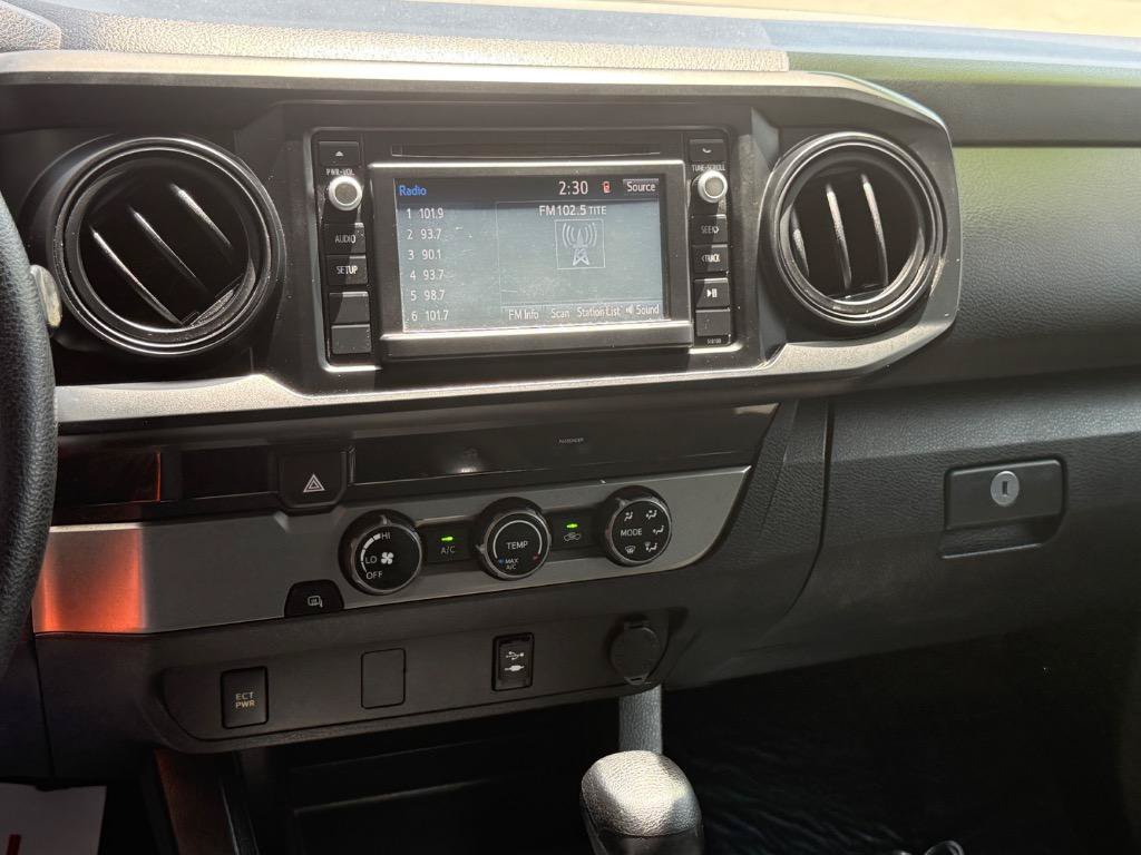 Used 2017 Toyota Tacoma SR RWD image 12