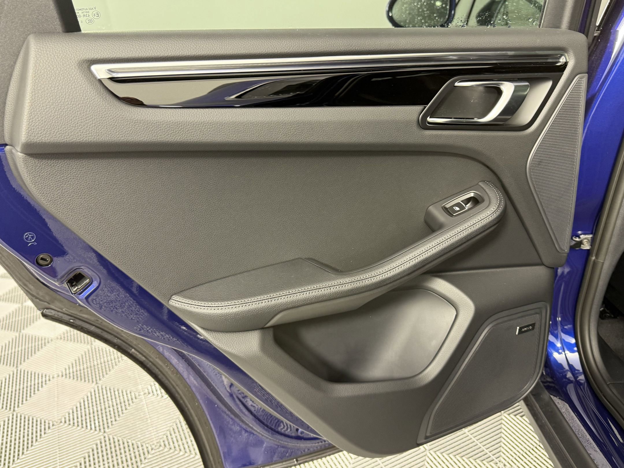 New 2025 Porsche Macan image 24