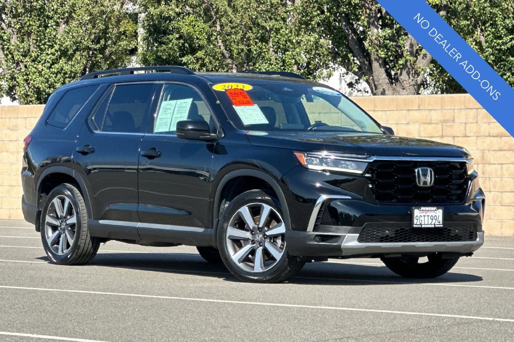 Certified 2023 Honda Pilot Touring image 2