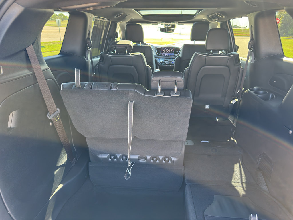 New 2026 Chrysler Pacifica Limited w/ S Appearance Package FWD image 14