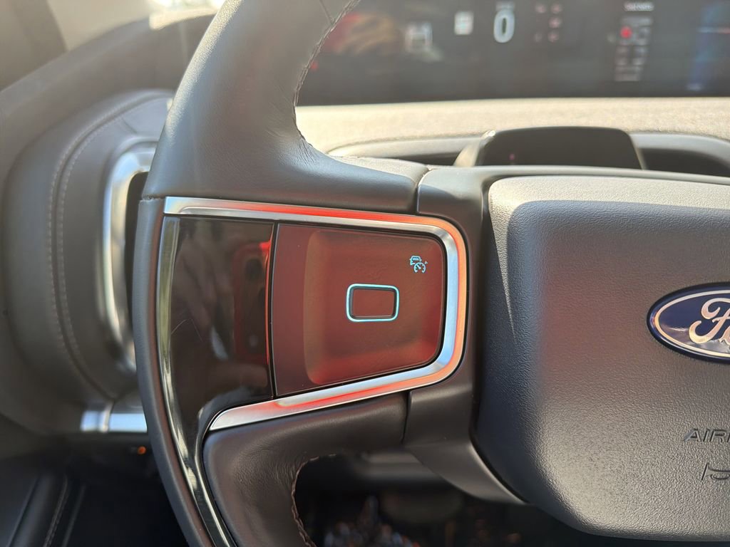 Used 2025 Ford Expedition Platinum image 28