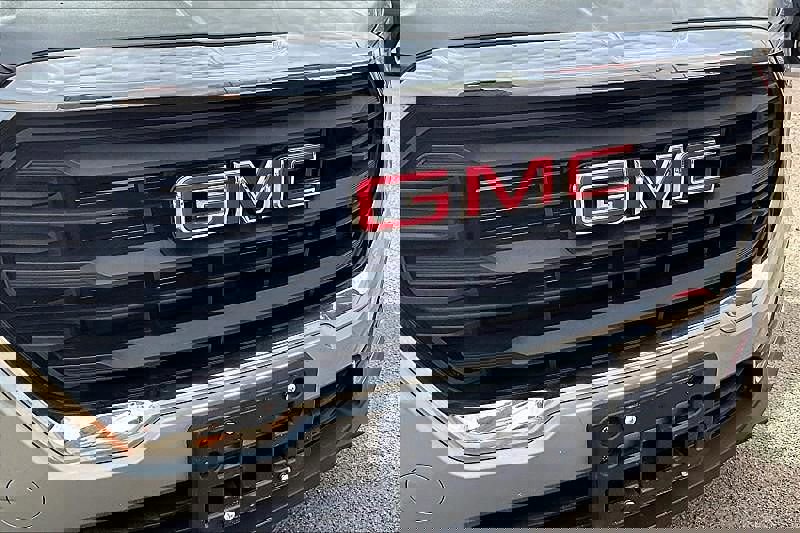 Used 2025 GMC Terrain Elevation image 26