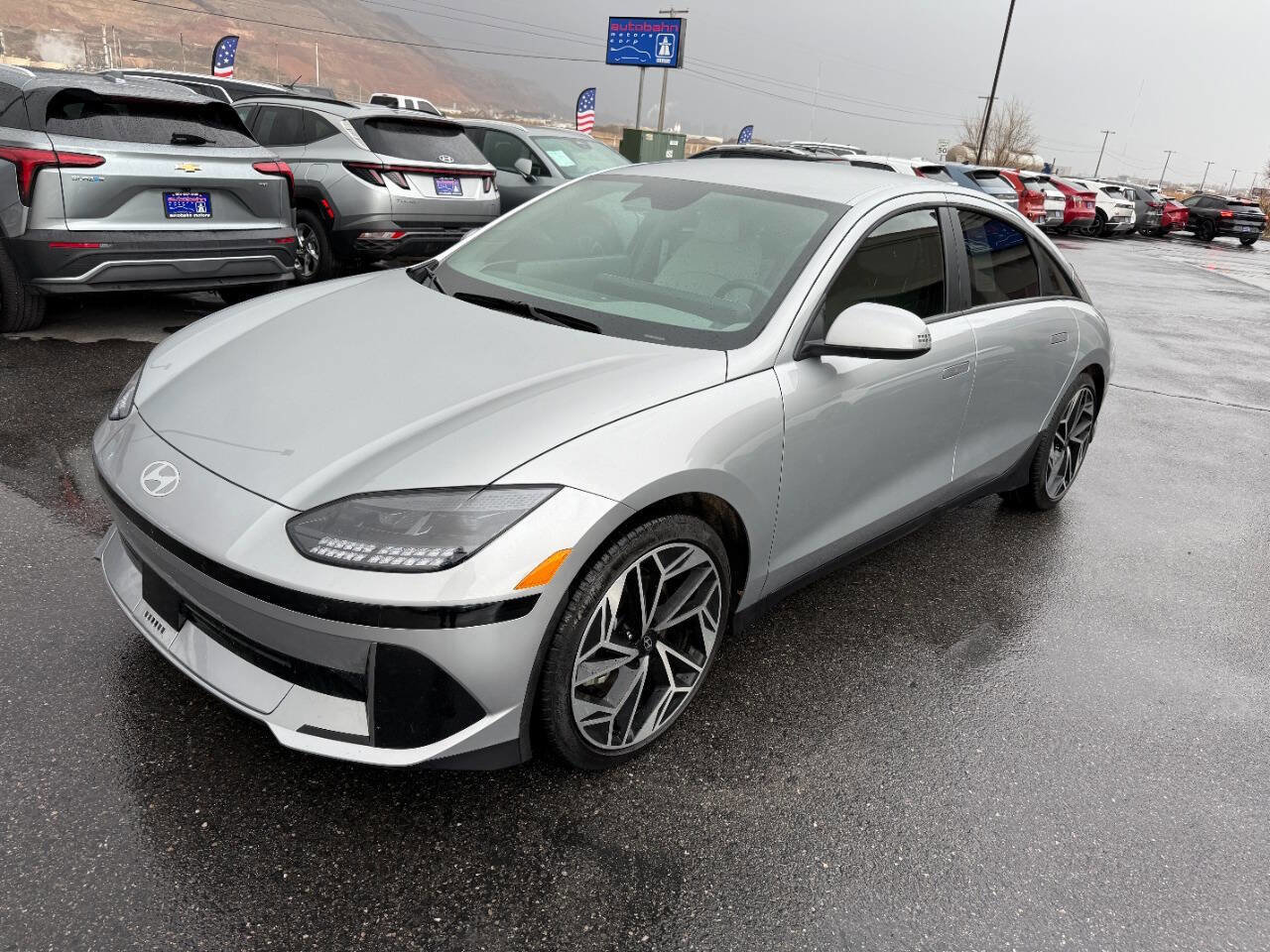 Used 2024 Hyundai Ioniq 6 SEL image 2