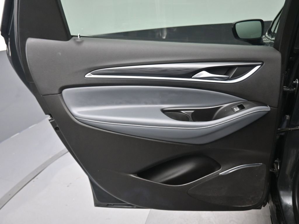 Used 2018 Buick Enclave Essence AWD/4WD image 30