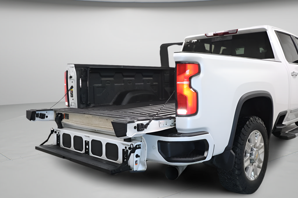 Used 2024 Chevrolet Silverado 2500 High Country w/ High Country Premium Package AWD/4WD image 37
