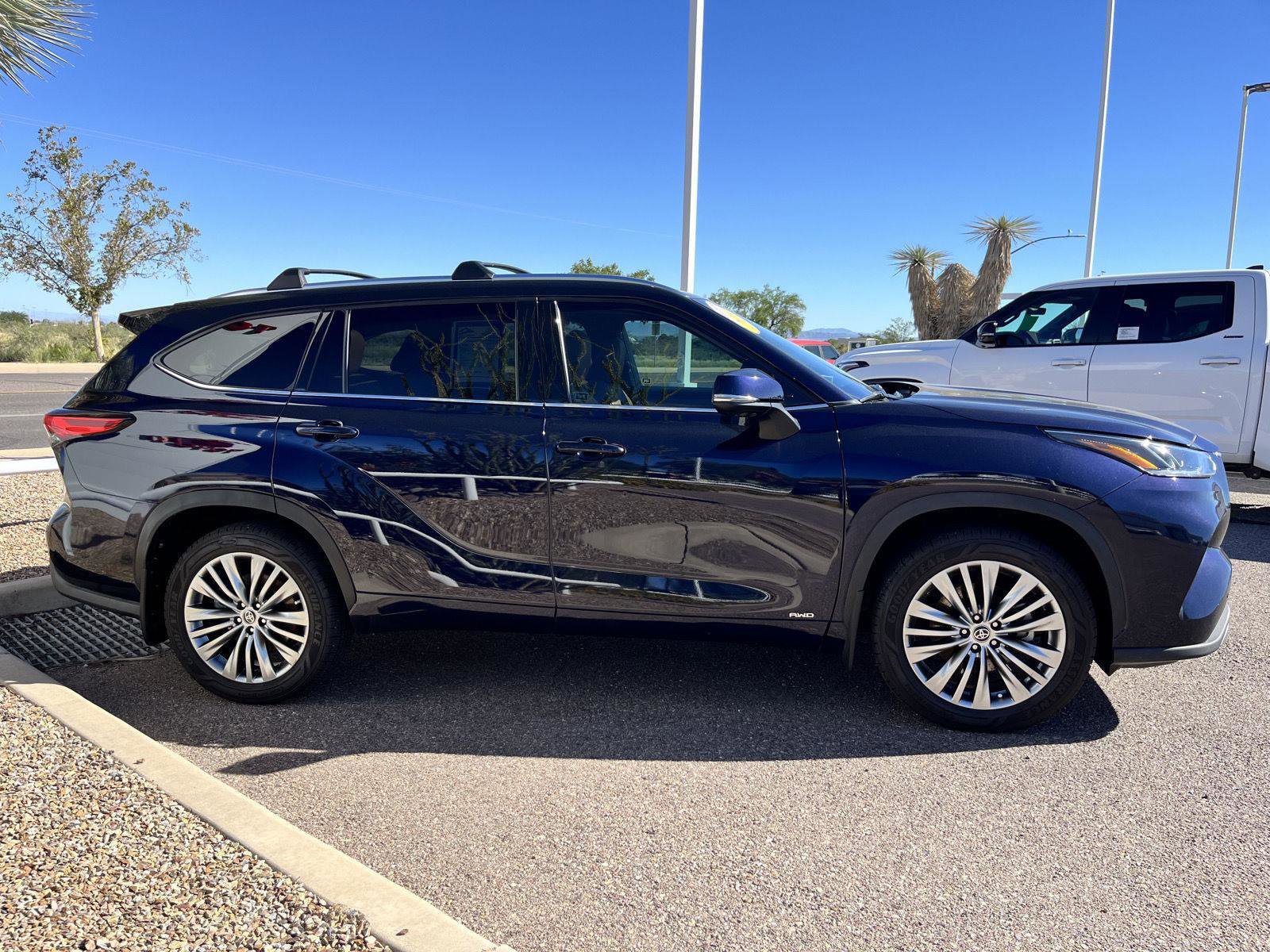 Used 2023 Toyota Highlander Platinum image 7