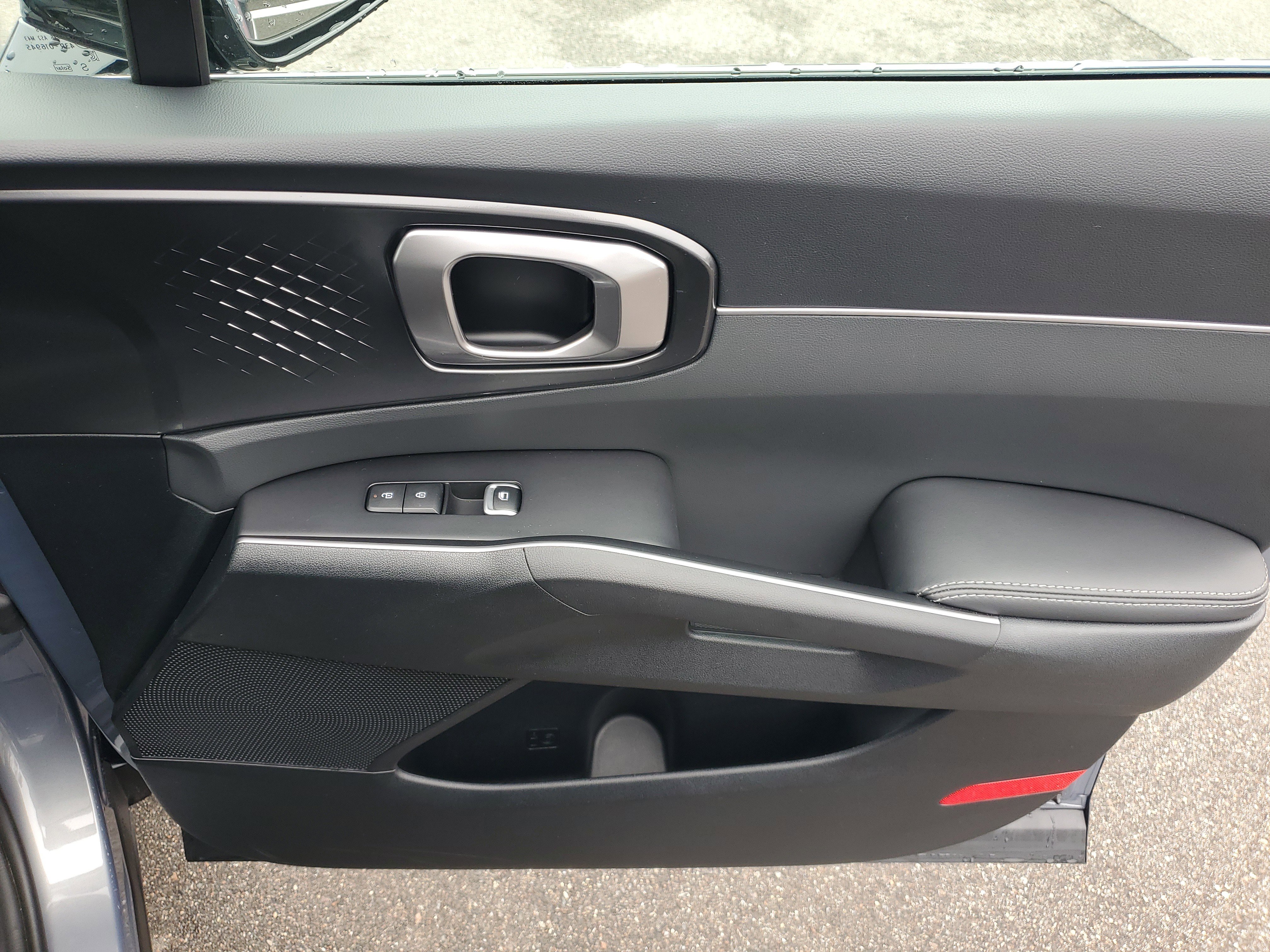 Certified 2025 Kia Sorento EX w/ Panoramic Sunroof Package image 10