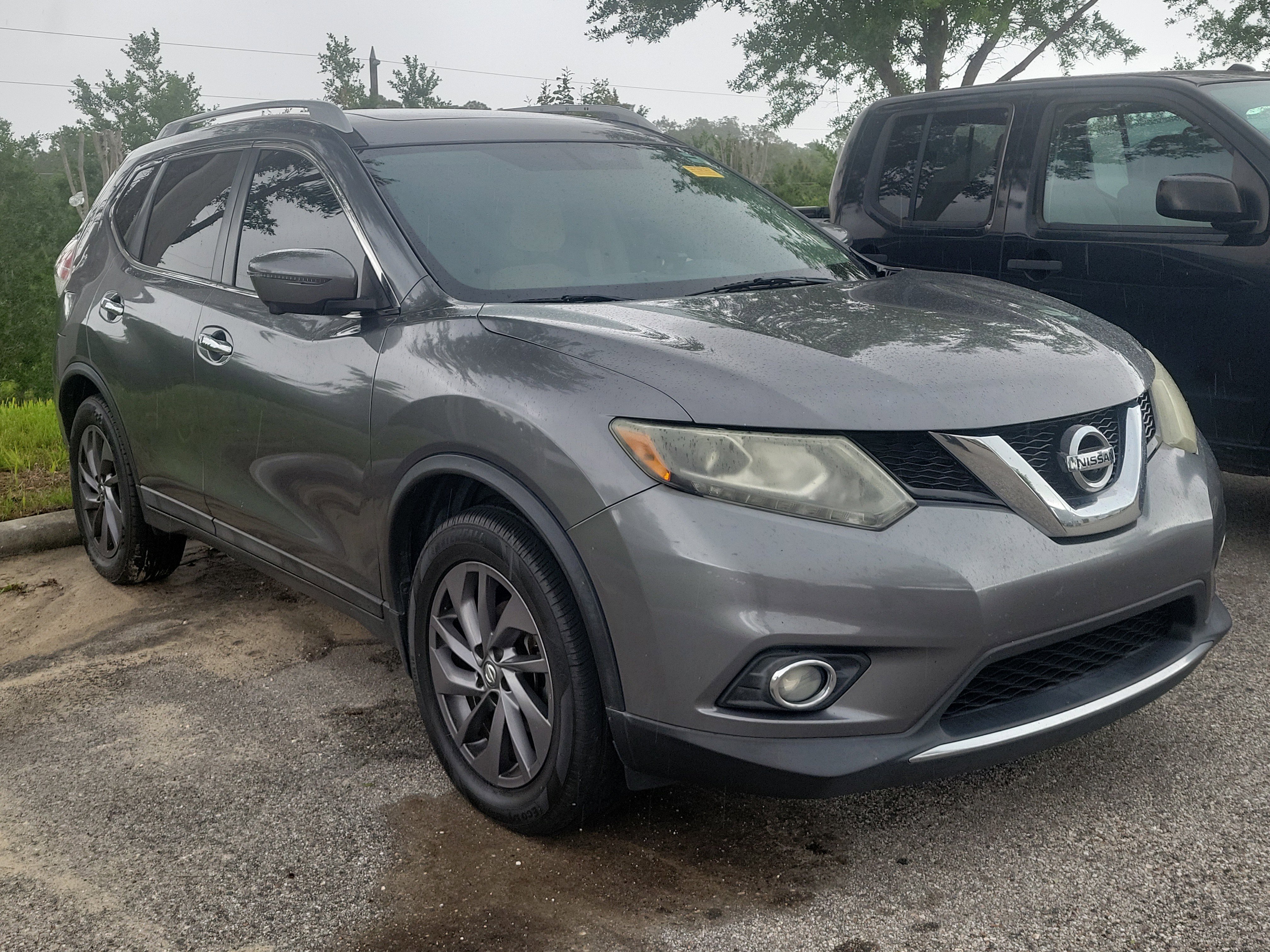 Used 2016 Nissan Rogue SL w/ SL Premium Package image 2