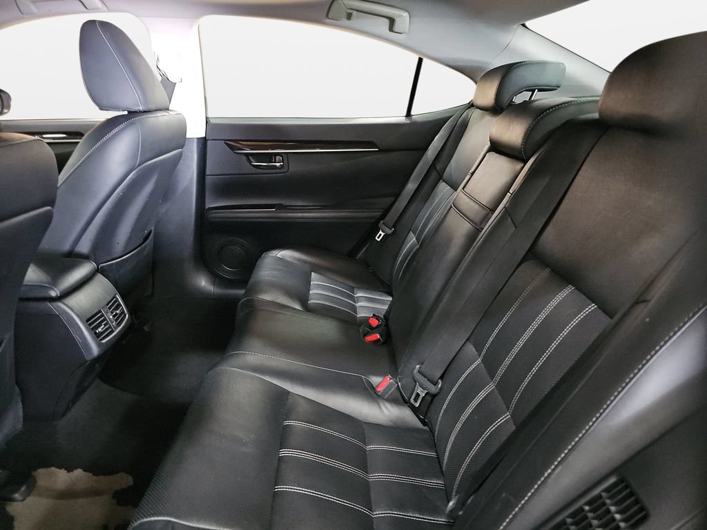 Used 2018 Lexus ES 300h w/ Luxury Package FWD image 21