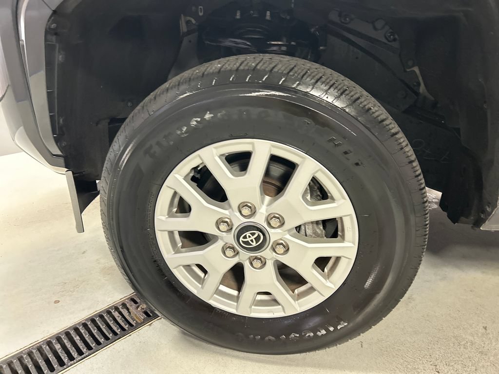 Used 2025 Toyota Tacoma SR AWD/4WD image 9