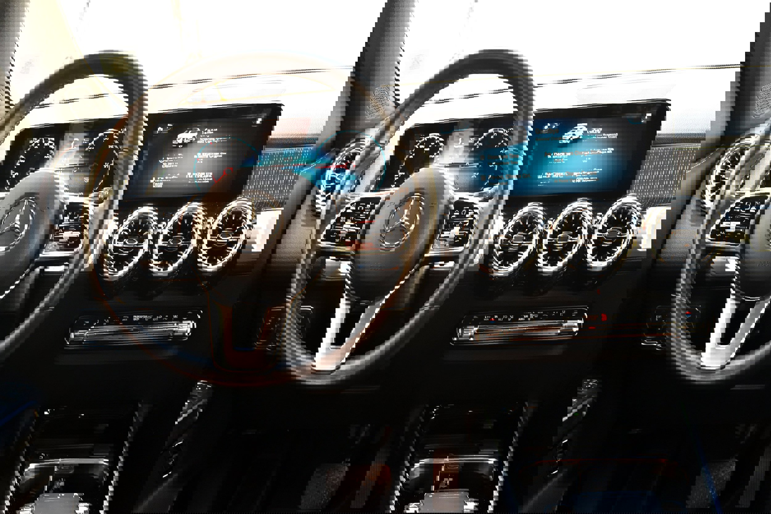 Used 2022 Mercedes-Benz EQB 350 4MATIC image 29