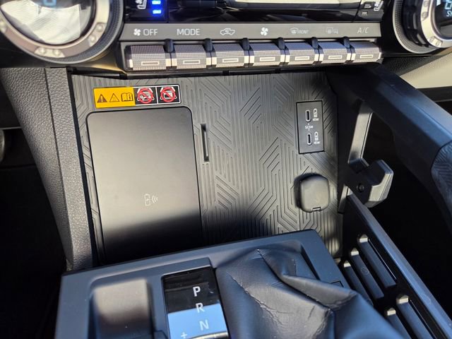 Used 2025 Toyota Tacoma Limited image 29