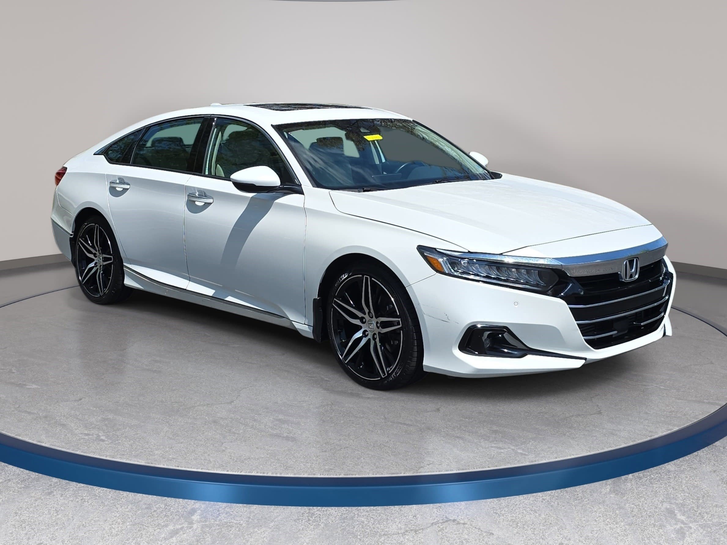 Used 2021 Honda Accord Touring image 3