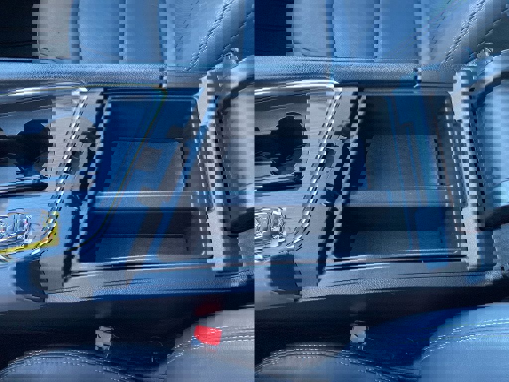 Used 2021 Buick Enclave Premium w/ Sun and Sites Package image 38