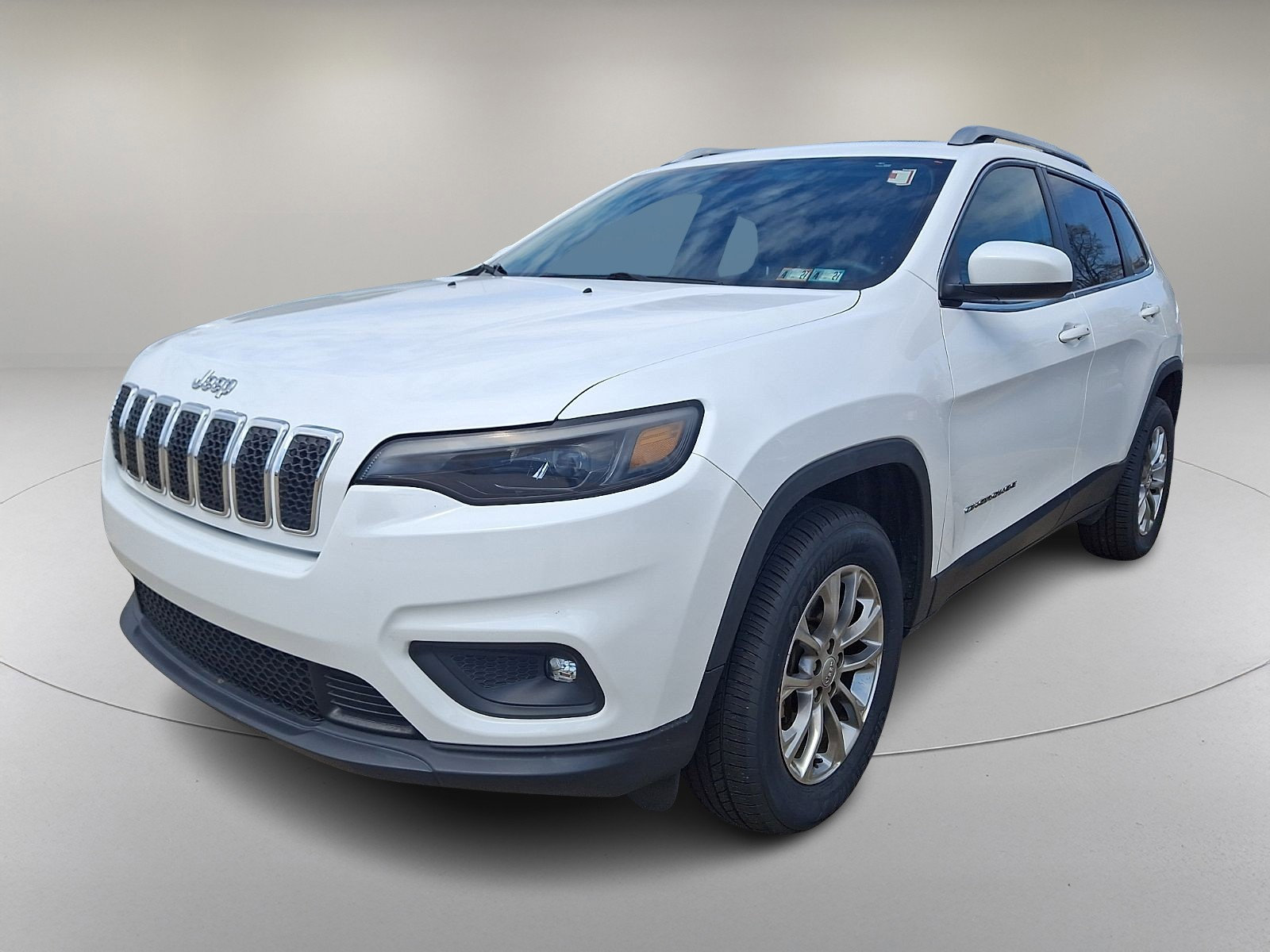 Used 2019 Jeep Cherokee Latitude Plus w/ Comfort/Convenience Group image 5