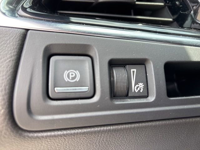 Used 2022 Cadillac XT6 Premium Luxury image 29