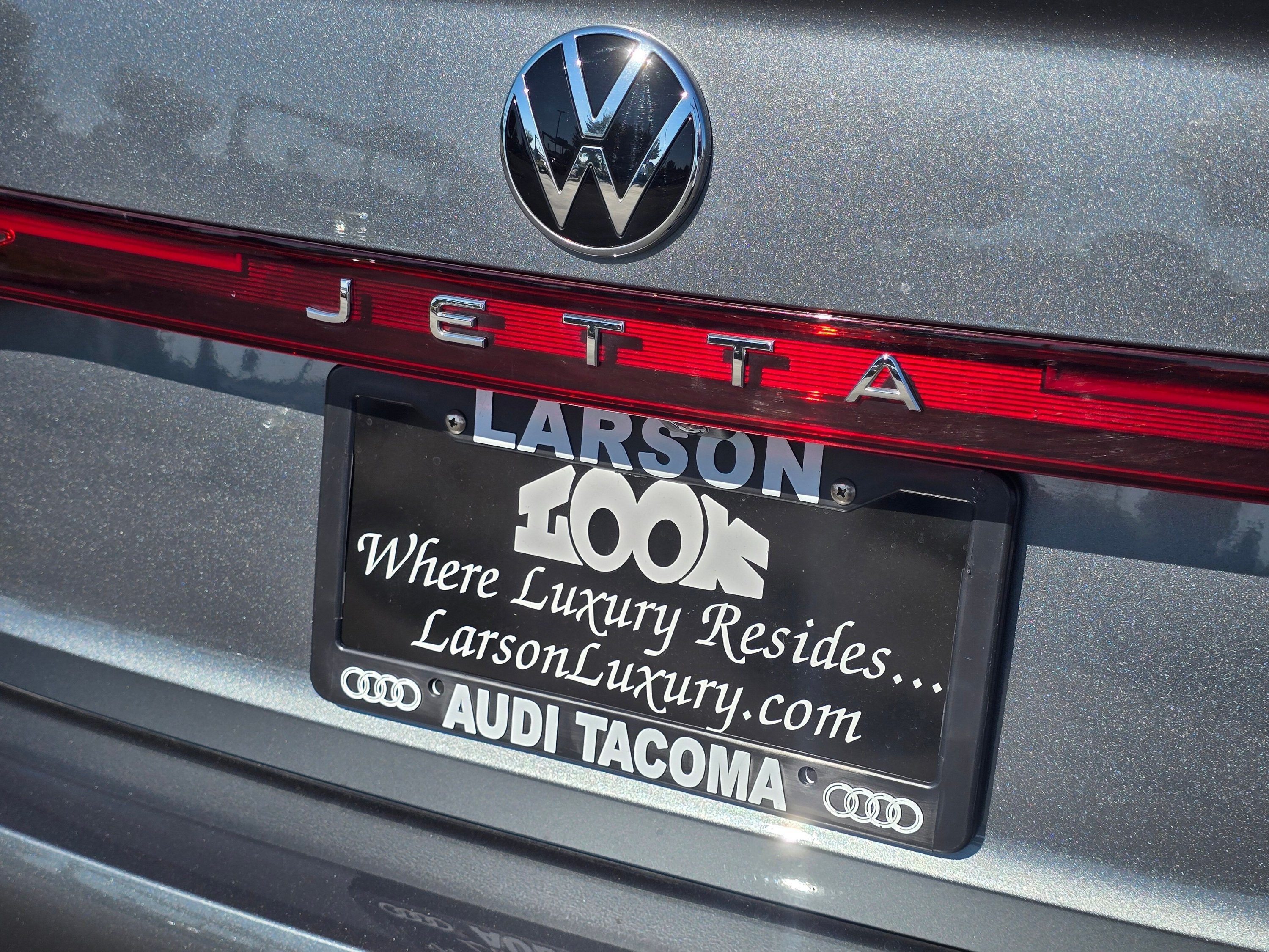 Used 2025 Volkswagen Jetta SE w/ Sunroof Package FWD image 31