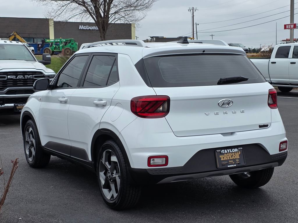 Used 2022 Hyundai Venue SEL image 7