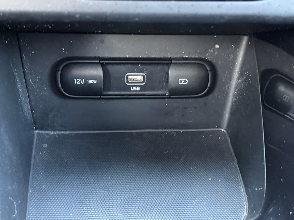 Used 2021 Kia Niro LXS image 24