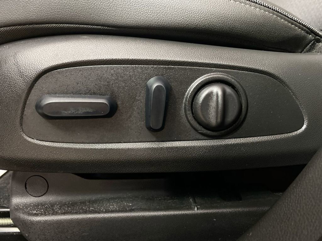 Certified 2024 Buick Encore GX Preferred w/ Comfort Package AWD/4WD image 12