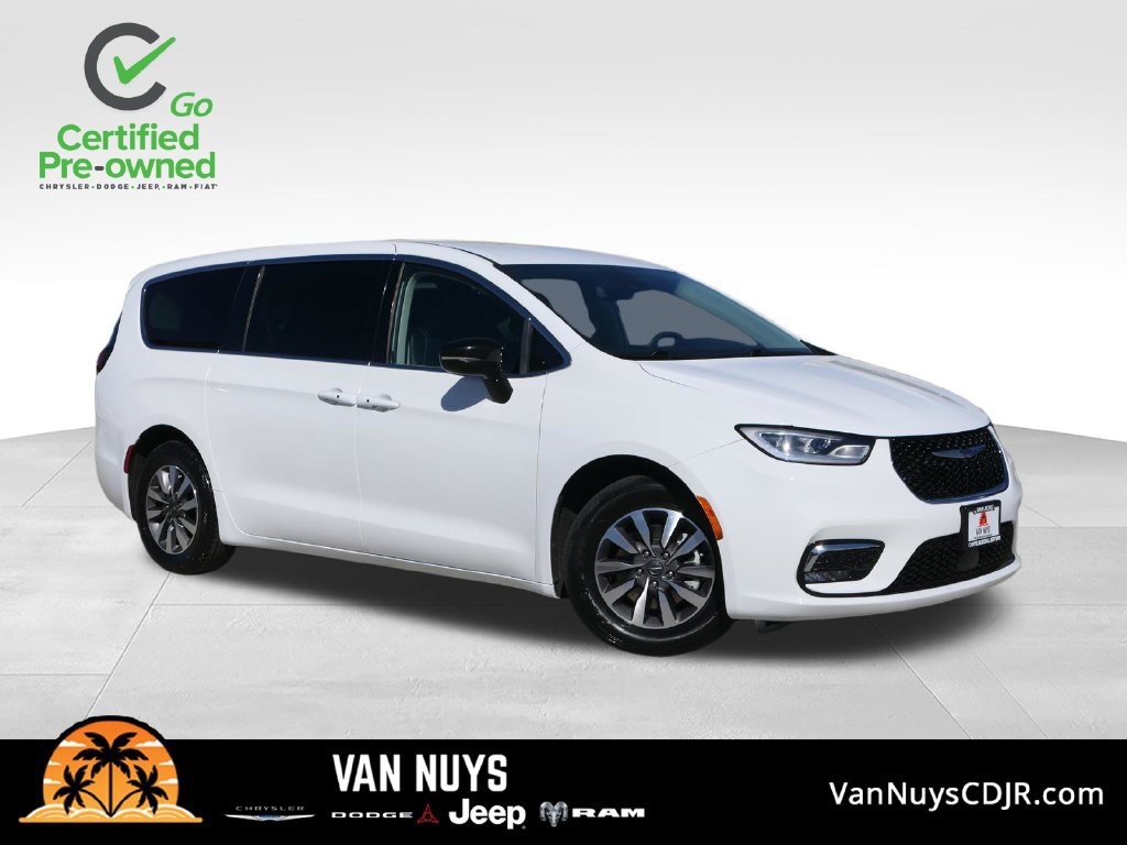 Certified 2024 Chrysler Pacifica Limited