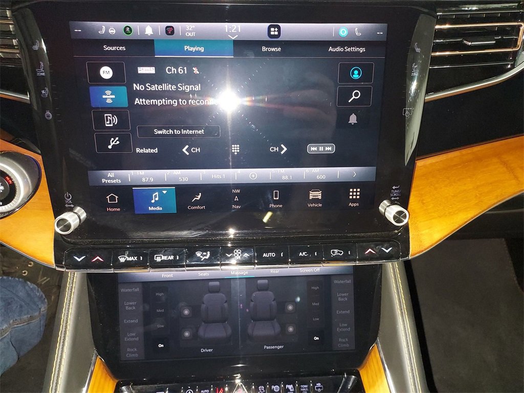 New 2024 Jeep Grand Wagoneer L Series III w/ HD Trailer Tow Package image 21