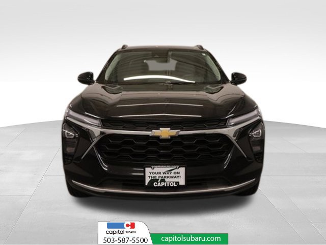 Used 2025 Chevrolet Trax LT FWD image 7