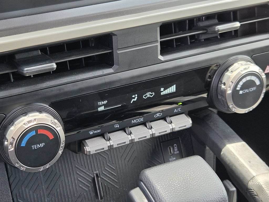 Used 2025 Toyota Tacoma SR5 AWD/4WD image 19