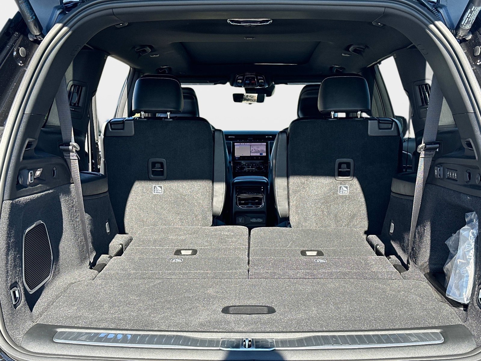 New 2025 Jeep Grand Cherokee L Overland w/ Advanced Protech Group III AWD/4WD image 12