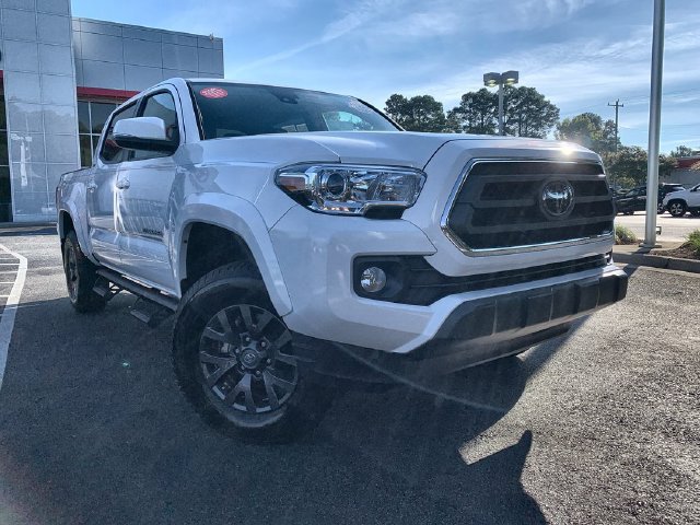Used 2023 Toyota Tacoma SR5 w/ Technology Package AWD/4WD image 2
