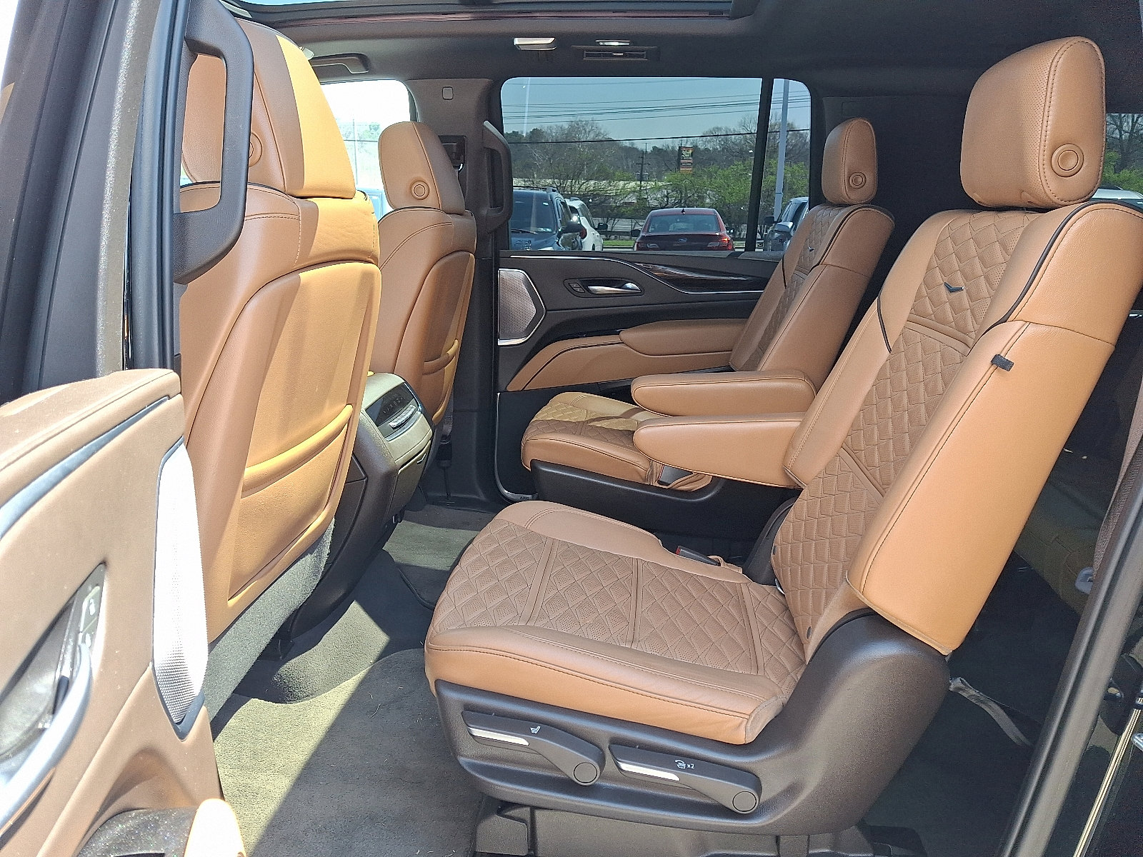 Used 2022 Cadillac Escalade ESV Sport w/ Touring Package AWD/4WD image 10