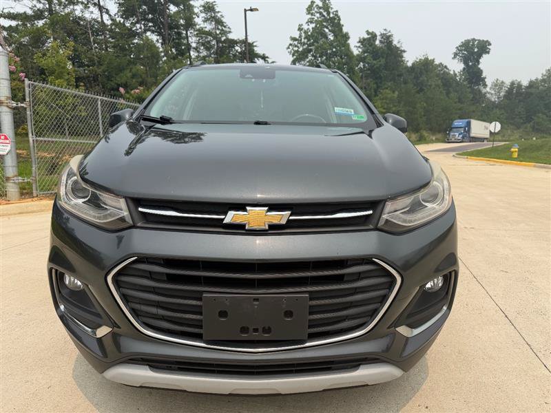 Used 2017 Chevrolet Trax Premier w/ Driver Confidence II Package AWD/4WD image 2