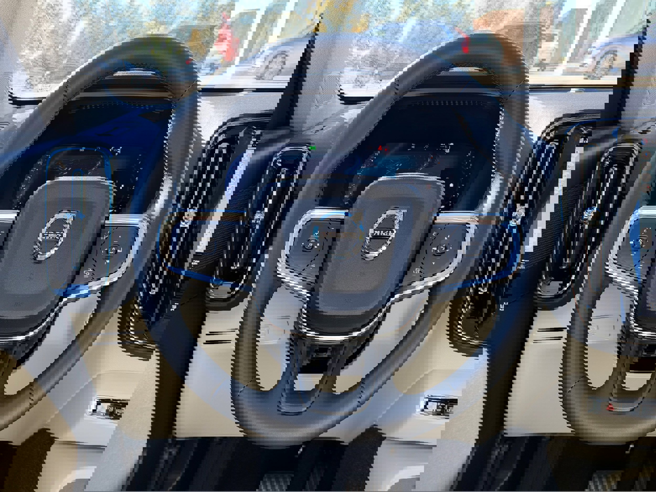 New 2026 Volvo XC40 B4 Plus w/ Protection Package Premier image 14