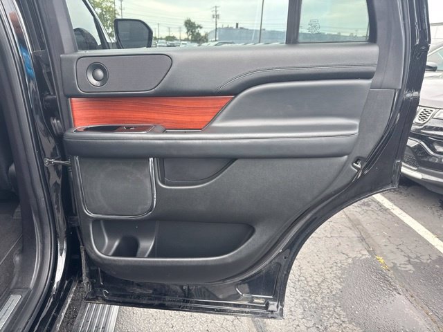 Used 2018 Lincoln Navigator Reserve w/ Technology Package AWD/4WD image 26