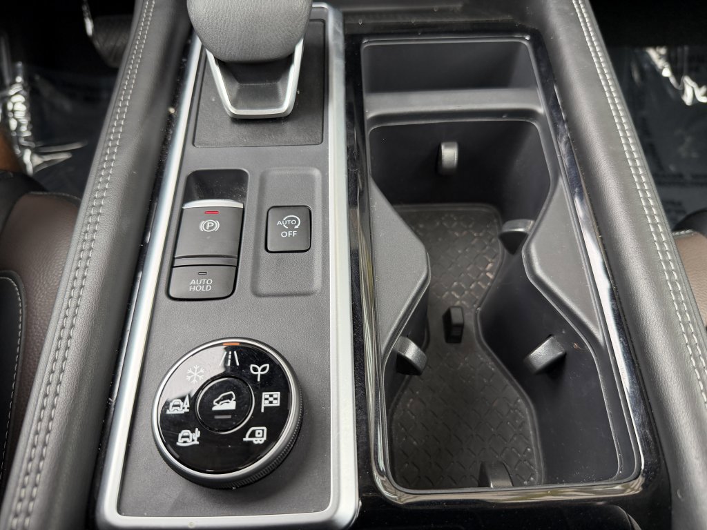 Used 2024 Nissan Pathfinder Platinum w/ Cargo Package image 22