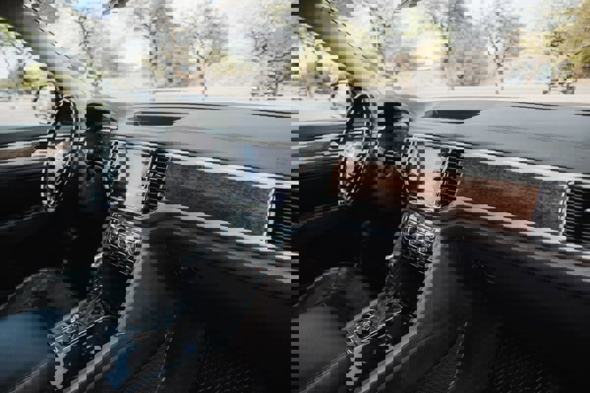 Used 2018 Volkswagen Atlas SEL Premium image 39