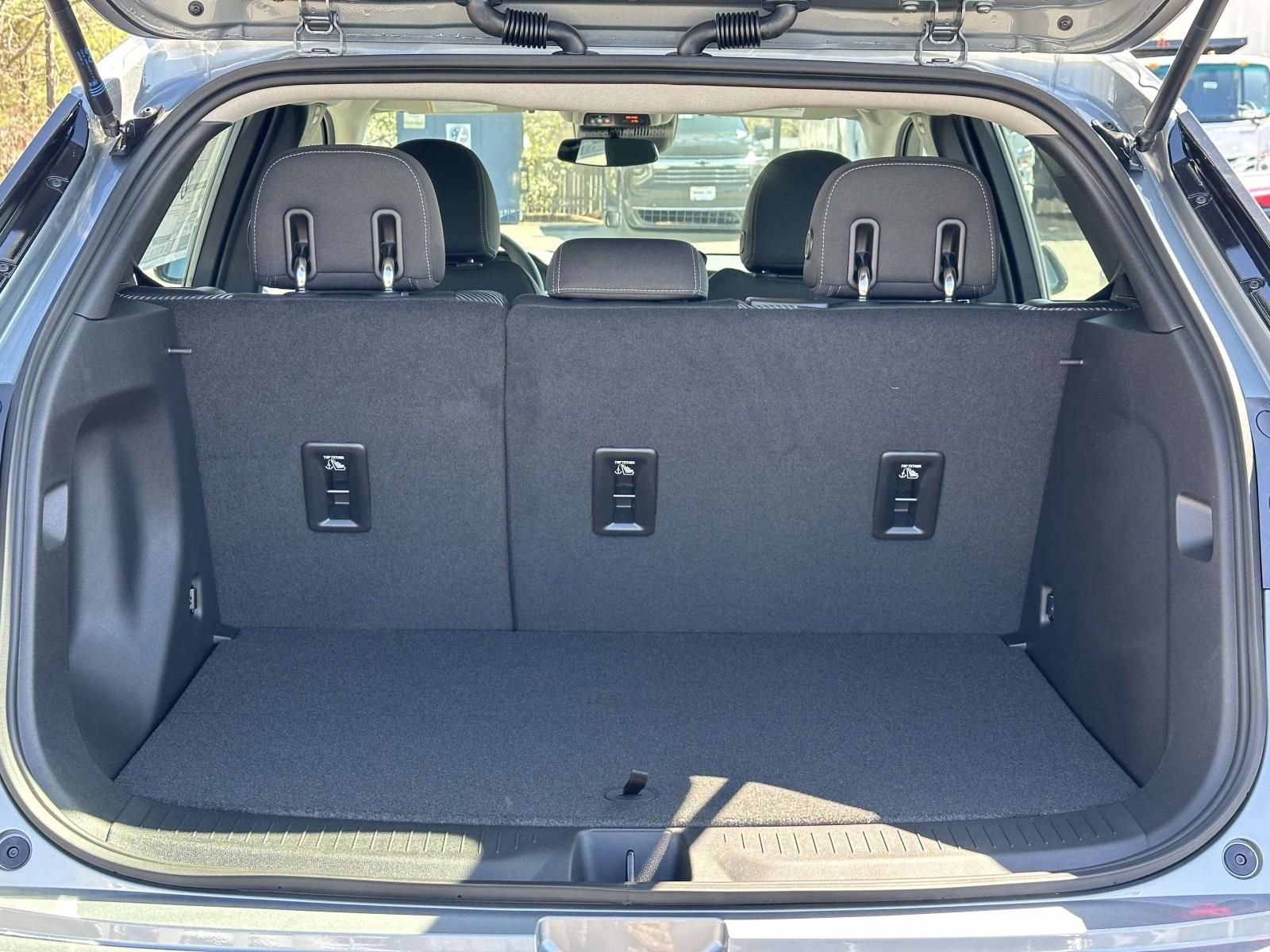 New 2027 Chevrolet Bolt LT w/ Comfort Package image 22