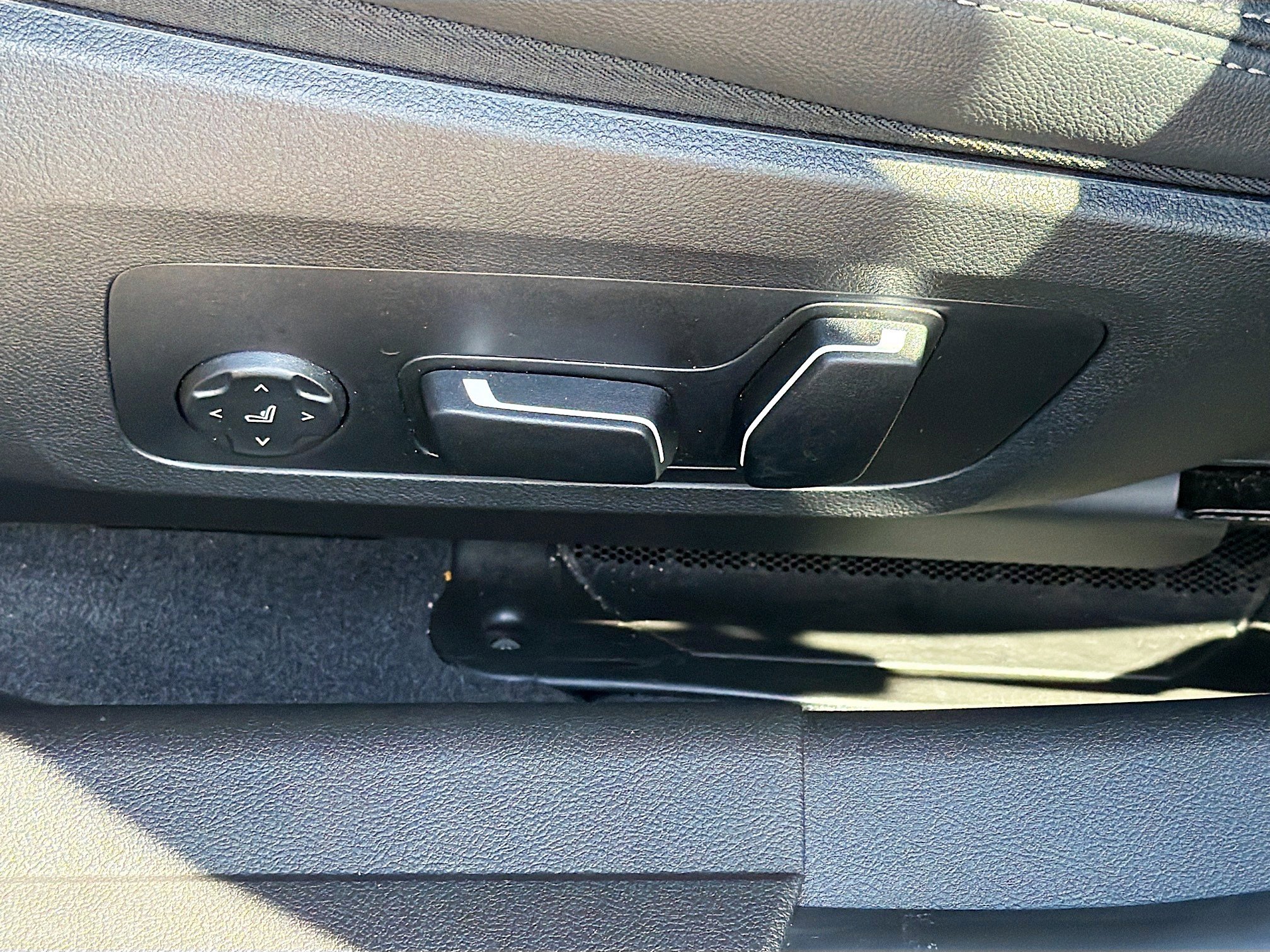 Used 2025 BMW 330i Sedan RWD image 25