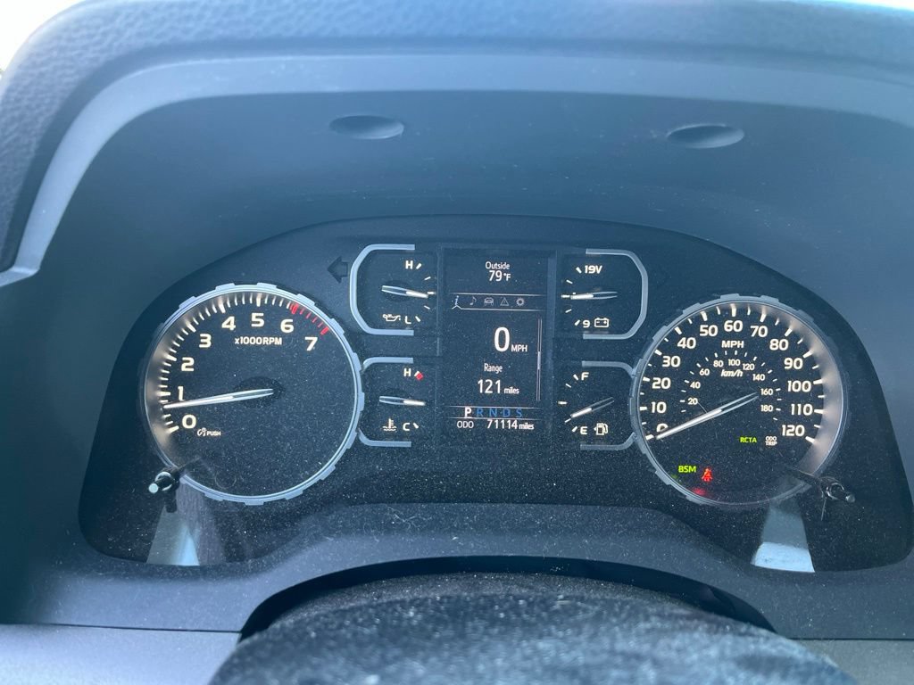 Used 2020 Toyota Tundra SR5 w/ SR5 Convenience Package AWD/4WD image 7