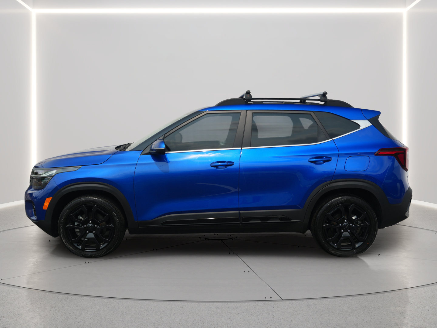 Used 2025 Kia Seltos X-Line AWD/4WD image 2