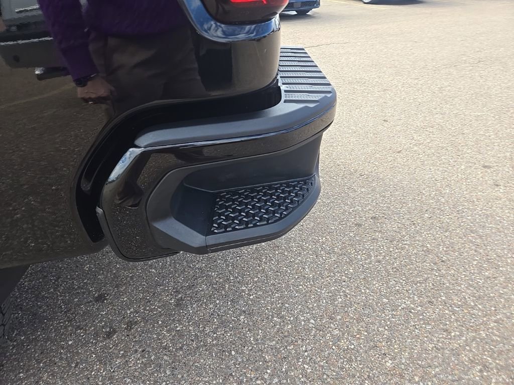 Used 2022 GMC Sierra 2500 AT4 w/ Gooseneck/5TH Wheel Package image 46