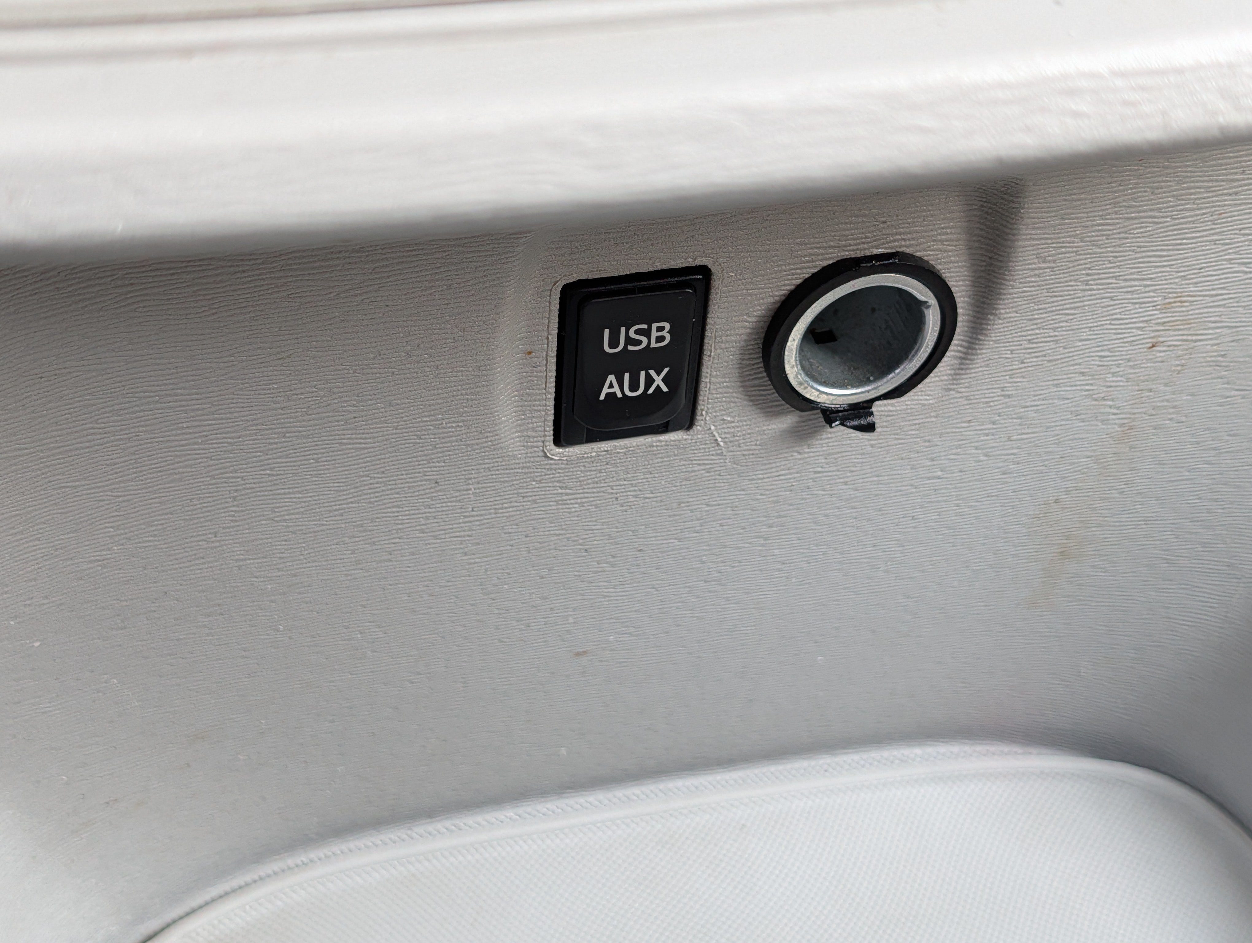 Used 2014 Toyota Sienna LE FWD image 33