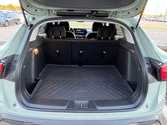 Used 2025 Chevrolet Trax ACTIV w/ Sunroof Package image 16