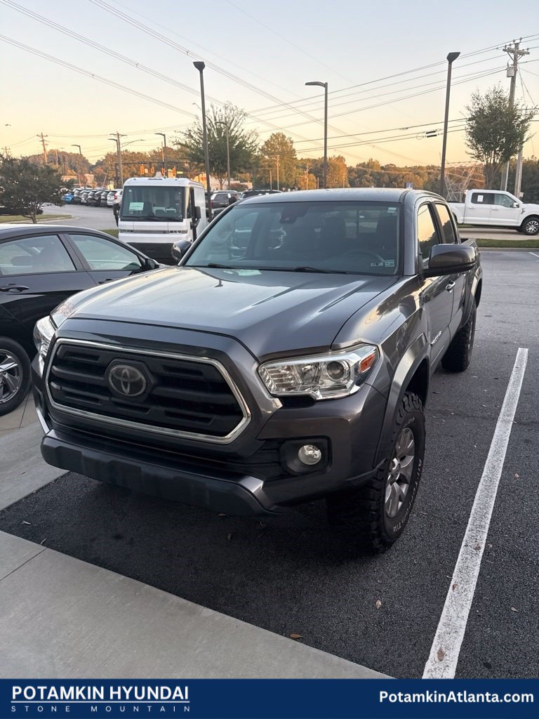 Used 2019 Toyota Tacoma SR5 RWD image 1