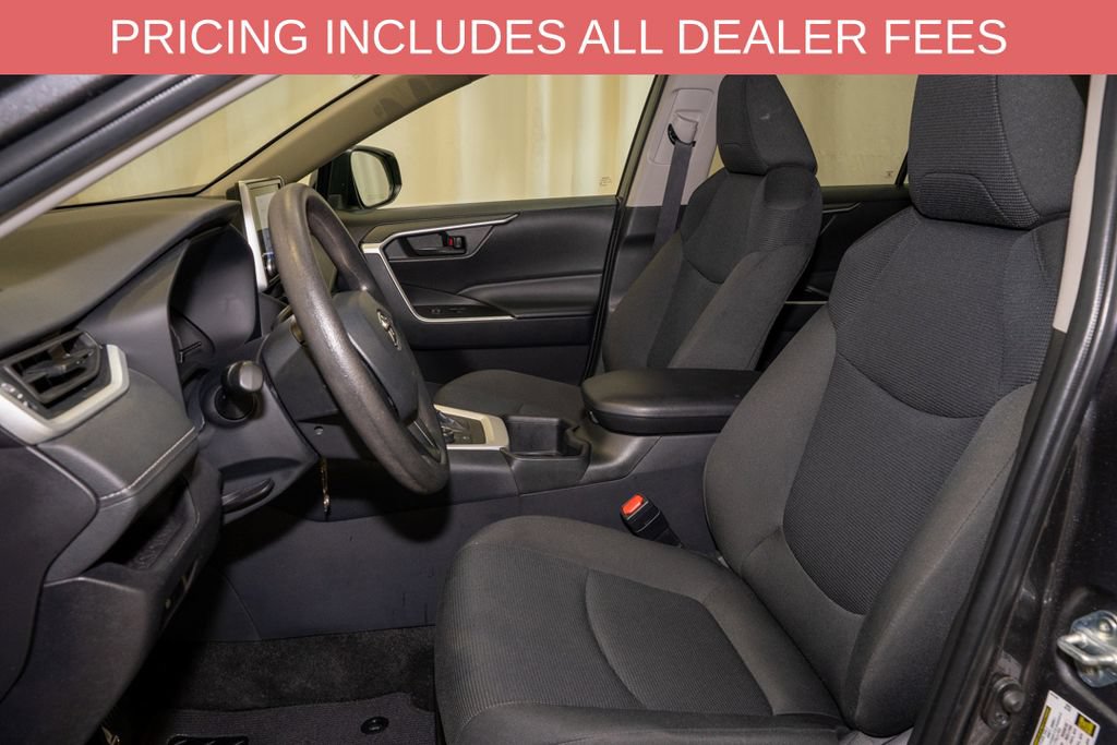 Used 2024 Toyota RAV4 LE AWD/4WD image 9
