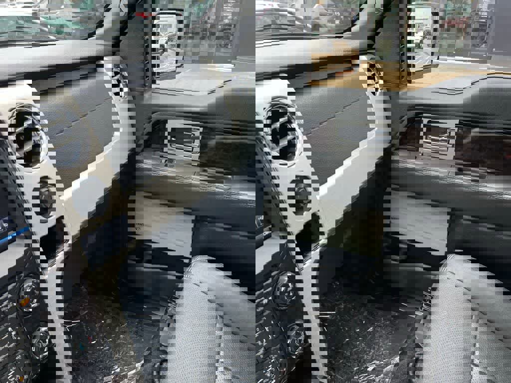 Used 2014 Ford F150 Platinum image 36