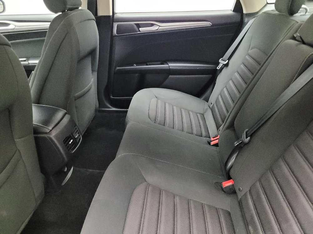 Used 2017 Ford Fusion SE w/ Fusion SE Technology Package FWD image 18