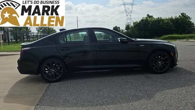 Used 2025 Cadillac CT5 V RWD image 9