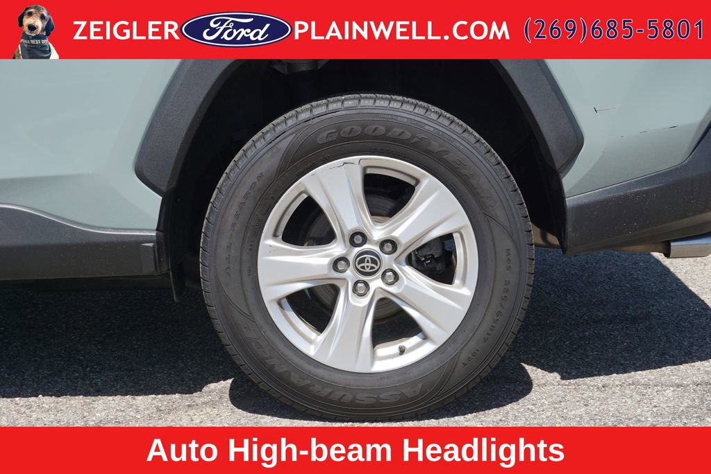 Used 2021 Toyota RAV4 XLE AWD/4WD image 9