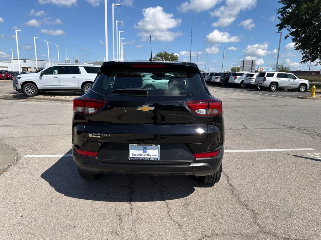 Used 2023 Chevrolet TrailBlazer LS FWD image 4
